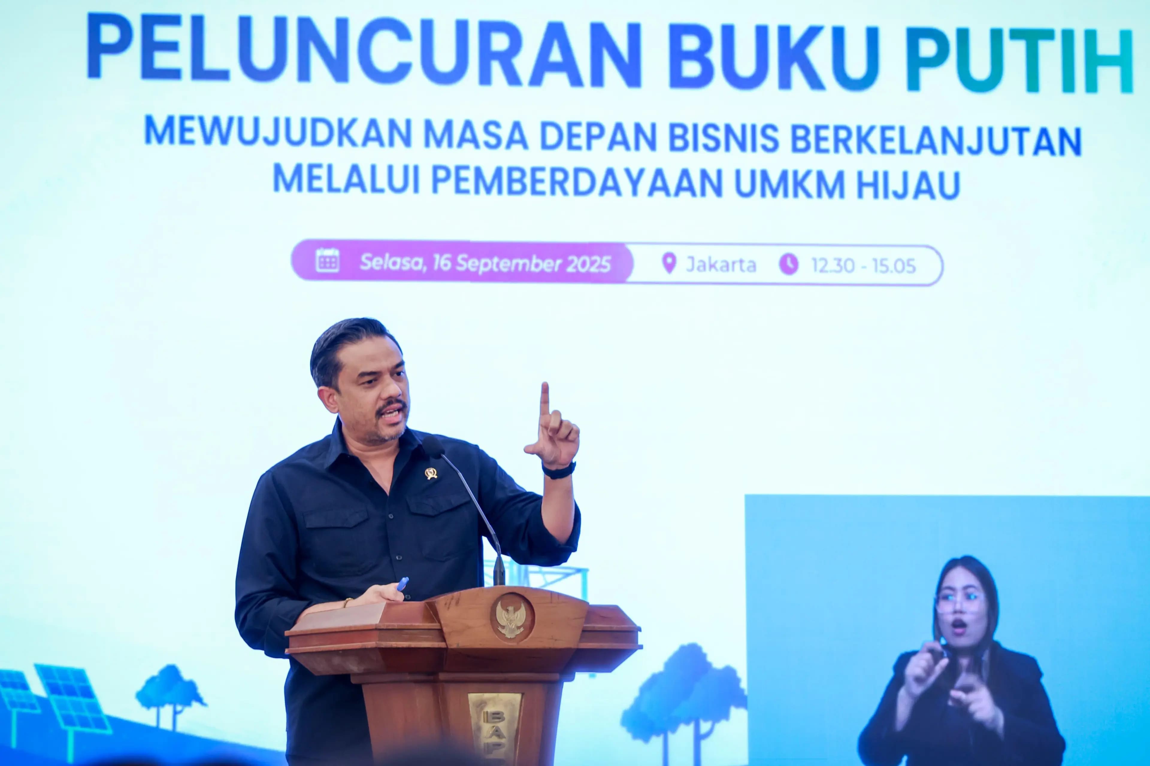 <p>Menteri Maman saat memberikan sambutan dalam acara Peluncuran Buku Putih Mewujudukan Masa Depan Bisnis Berkelanjutan Melalui Pemberdayaan UMKM Hijau di Jakarta, Selasa, 16  September 2025. (Dok. Kementerian UMKM)</p>
