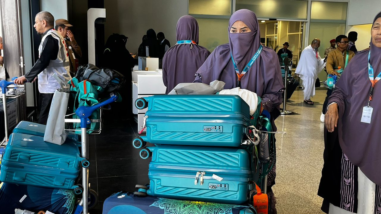 tama-kalinya-44-jemaah-haji-khusus-ri-tiba-di-bandara-taif-langsung-ihram-di-qarnul-manazi