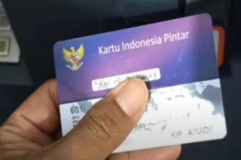 <p>Cek apakah sekolah Anda masuk daftar SK nominasi PIP 2025. Ikuti panduan lengkap cara melihat penerima bantuan Program Indonesia Pintar secara online lewat situs resmi Kemendikbud.</p>
