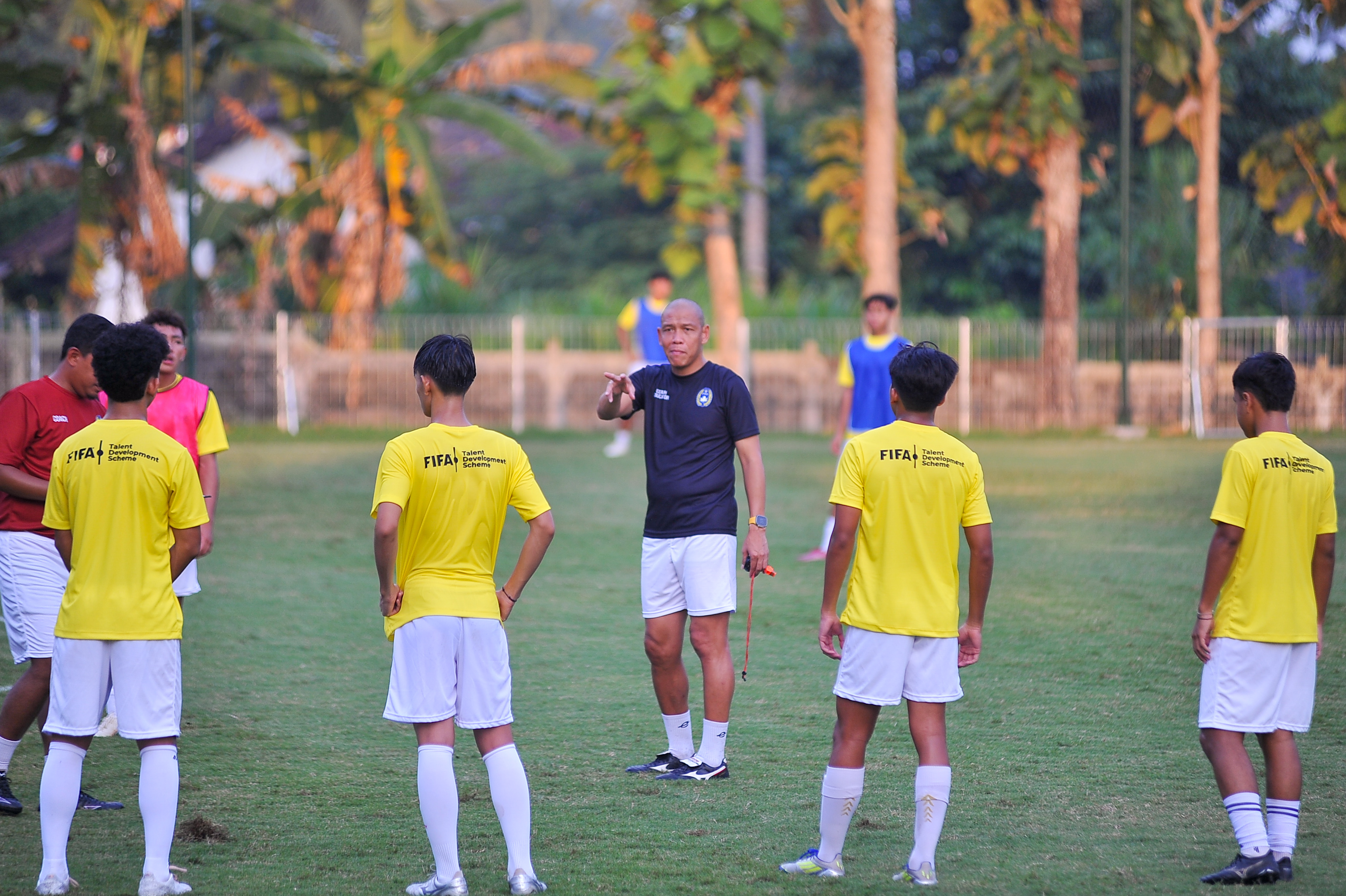 <p>Pelatih Timnas U-17 Indonesia, Nova Arianto, turut berperan sebagai instruktur utama dalam sesi teknis. (Dok.PSSI)</p>

<p> </p>
