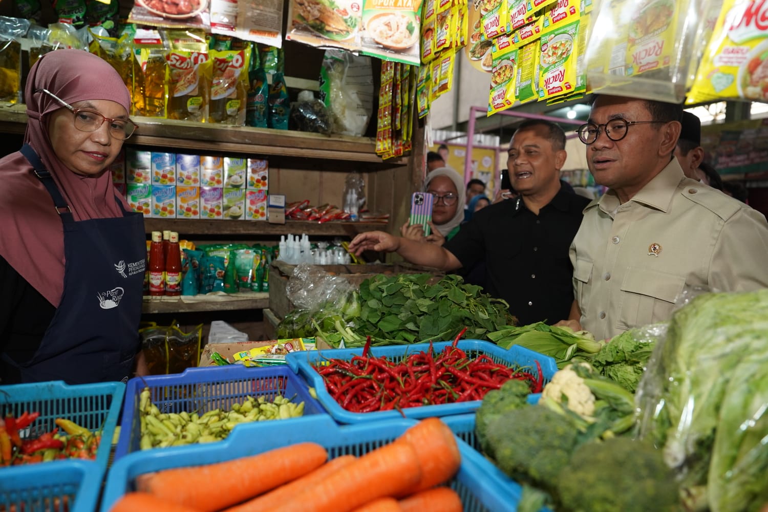 Tinjau Pasar Baru Kudus,  Mendag Busan Sebut Harga Bapok Stabil dan Pasokan Cukup Jelang Lebaran