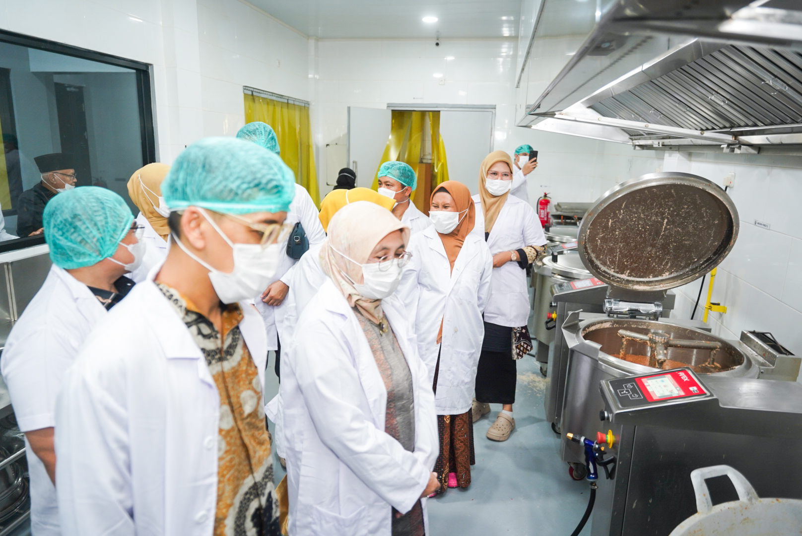 <p>Kemenperin melalui Ditjen IKMA telah melaksanakan berbagai program dan kegiatan untuk dapat menjawab tantangan pengembangan ekosistem IKM rendang. (Dok. Kemenperin)</p>
