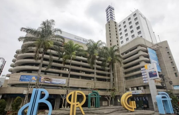 <p>Gedung Bank bjb di Kota Bandung. Bank bjb resmi memperkenalkan jajaran direksi terbarunya yang ditunjuk dalam Rapat Umum Pemegang Saham Tahunan (RUPST). (Dok.bjb)</p>
