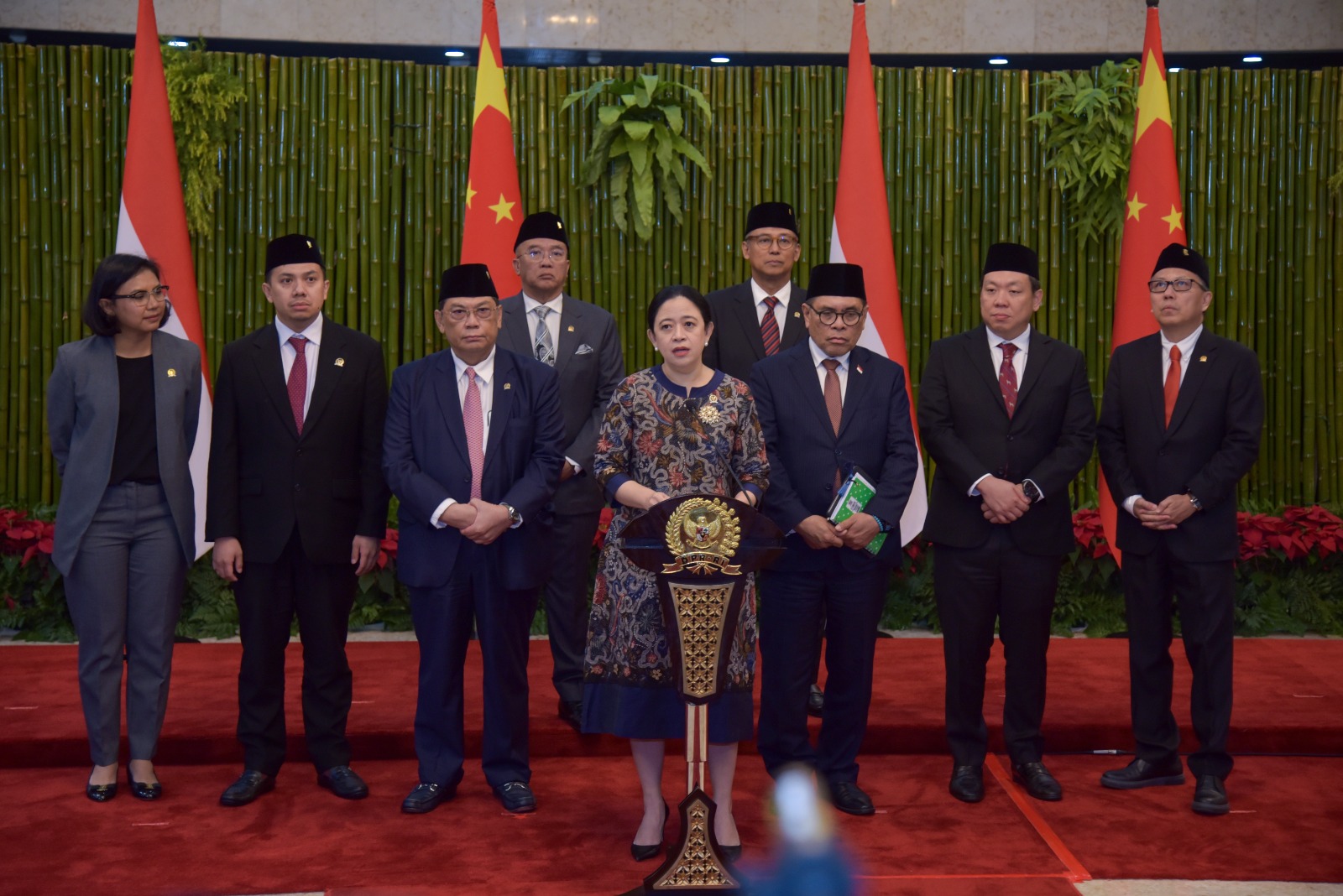 <p>Ketua DPR RI Puan Maharani memberi pernyataan saat konferensi pers usai menerima kunjungan resmi Perdana Menteri RRT, Li Qiang, di Gedung DPR RI, Jakarta, Minggu (25/5/2025). (Dok.DPR RI)</p>
