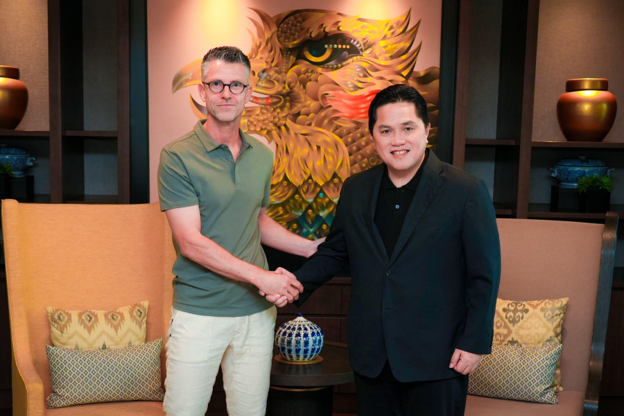 <p>Ketua Umum PSSI, Erick Thohir (kanan),dan pelatih asal Belanda, Frank van Kempen yang ditunjuk sebagai nakhoda baru Timnas U-20 Indonesia. </p>
